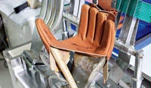 how baseball gloves are made