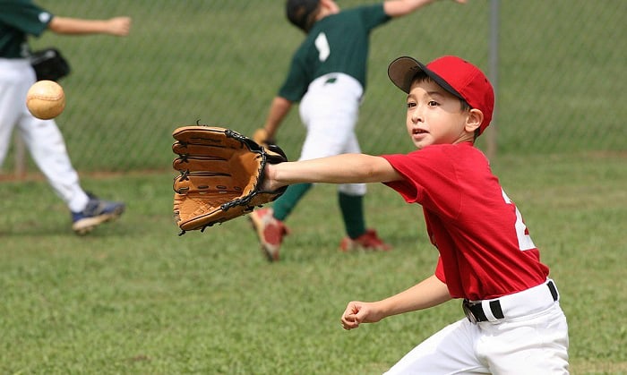 baseball-glove-size-for-8-year-old