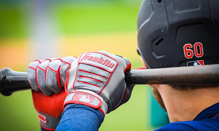how to keep batting gloves from smelling