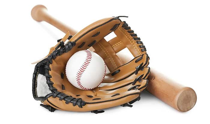 softball-glove-vs-baseball-glove