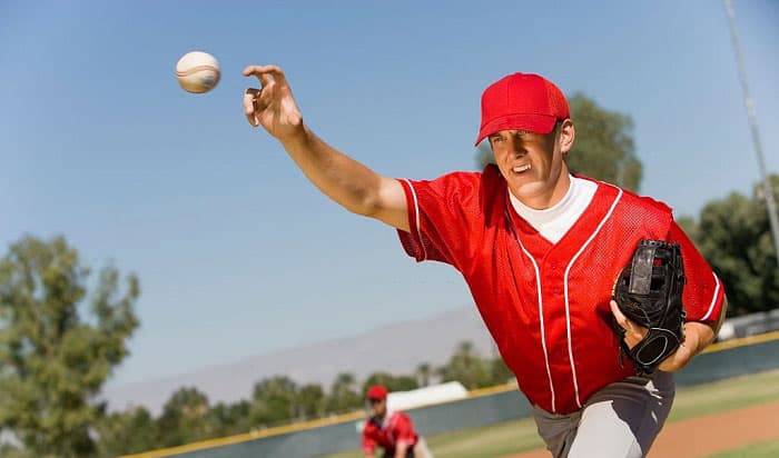 throw-a-fastball-in-baseball