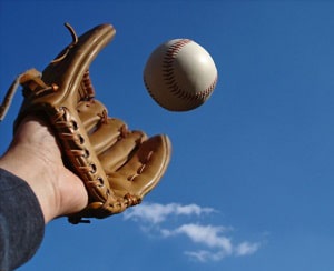 teach-catching-a-baseball