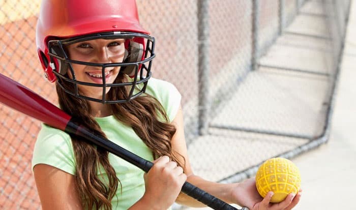 women-play-softball