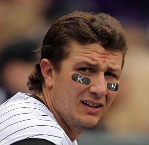 baseball-players-put-black-under-their-eyes