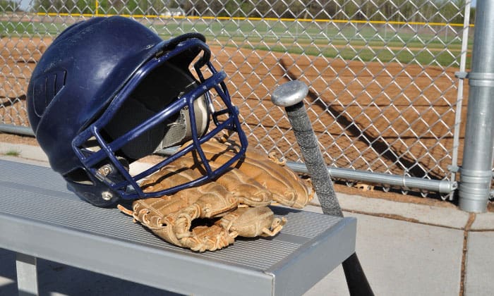 catchers-start-wearing-helmets
